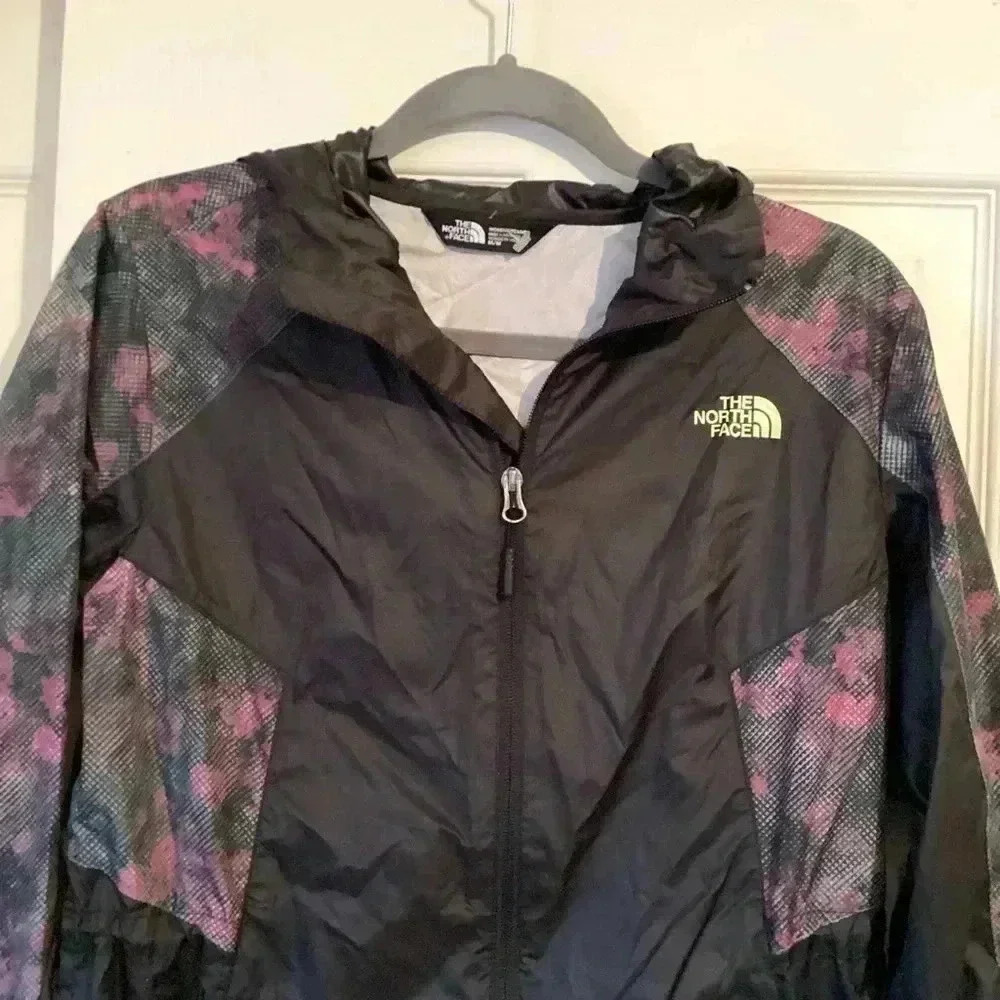 The North Face windbreaker lightweight Jacket Colors: black/dusty mauve S:Medium - Picture 3 of 7